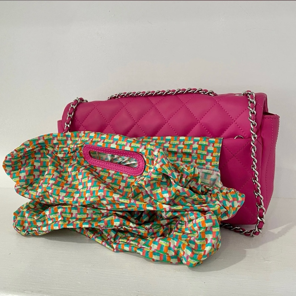 Chanel Rubber Quilted Lambskin Medium Coco Rain Flap in Pink. 💖 Card & COA- Full - Picture 7 of 16